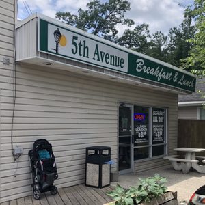 5th Avenue Breakfast & Lunch